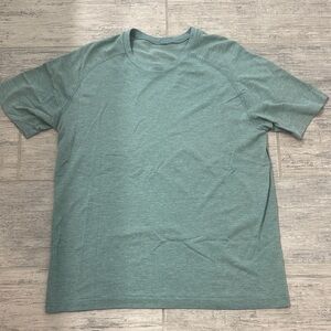 Lululemon metal vent short sleeve